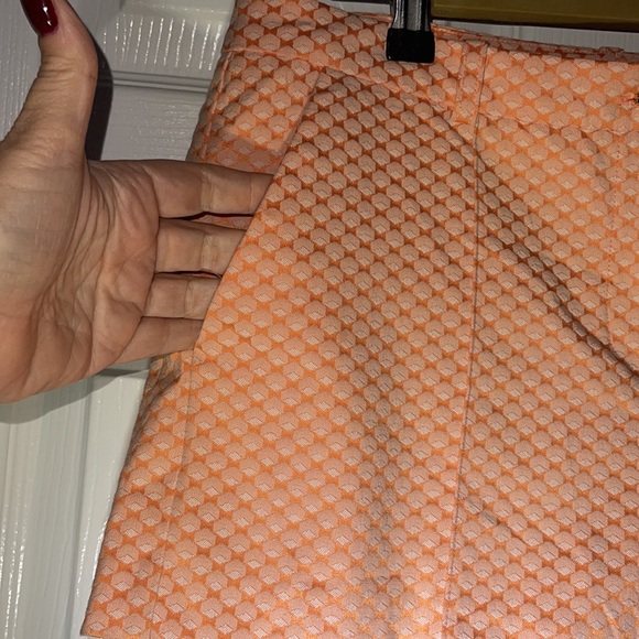 Marciano shorts. Light orange. Beautiful gold button. Size 6 - Picture 4 of 12